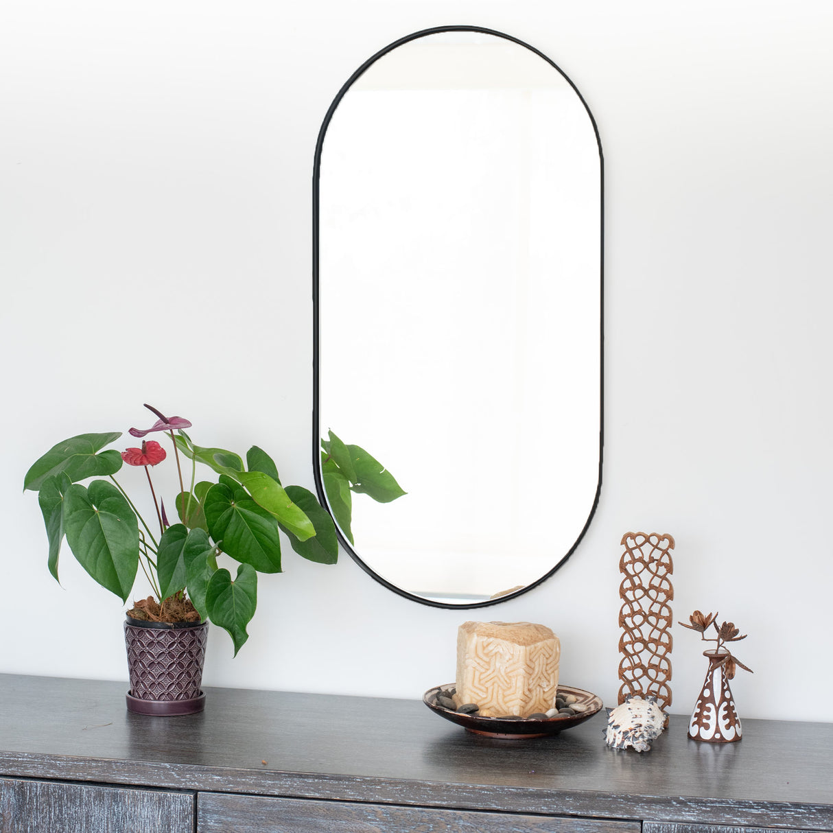 Espejo Lyon Ovalado Negro 40x80cm con Marco Metálico - Espejos Decorativos | Bylmo