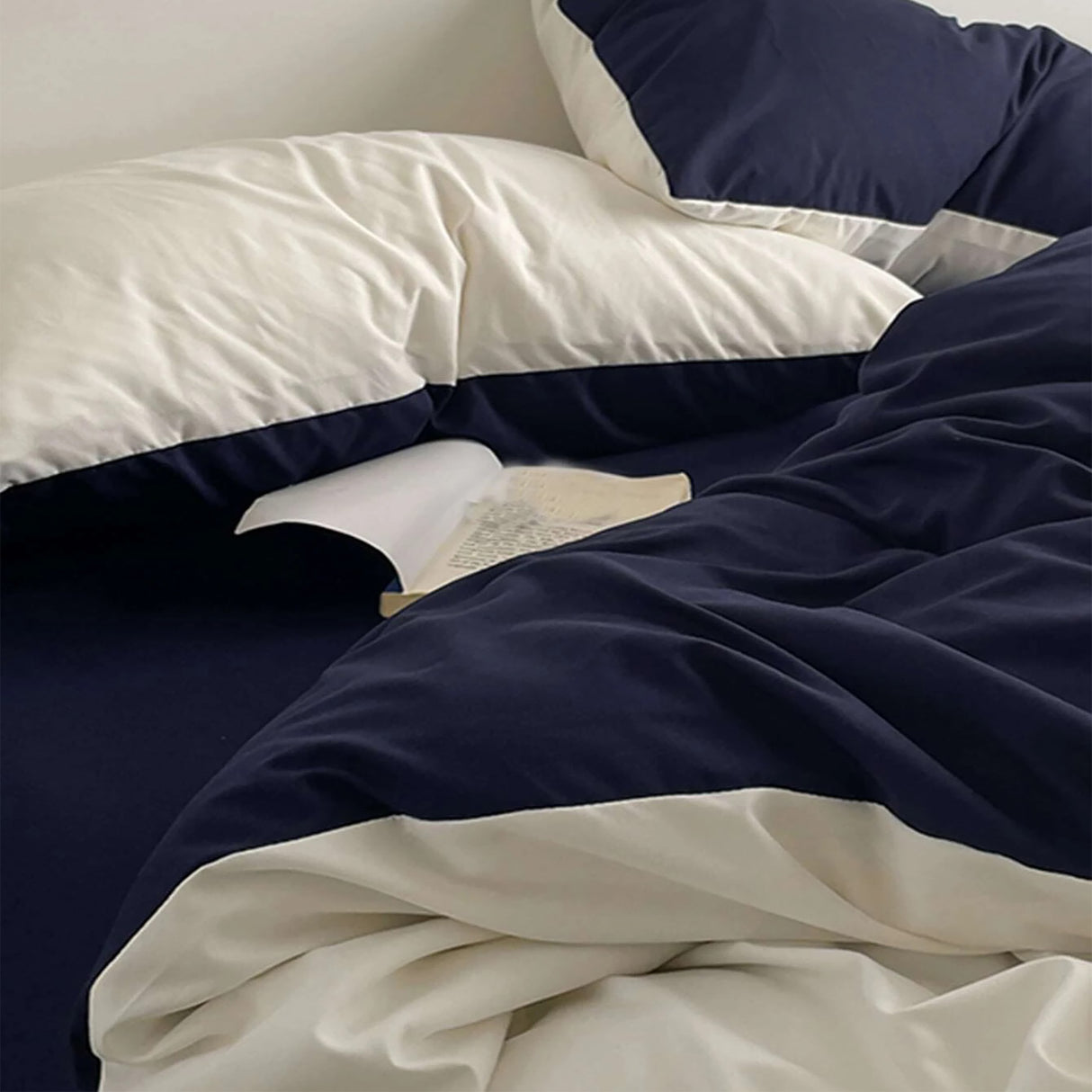Duvet Lilis Azul Oscuro Blanco Para Cama Queen 160x190cm - Tendidos y Cubrelechos | Bylmo