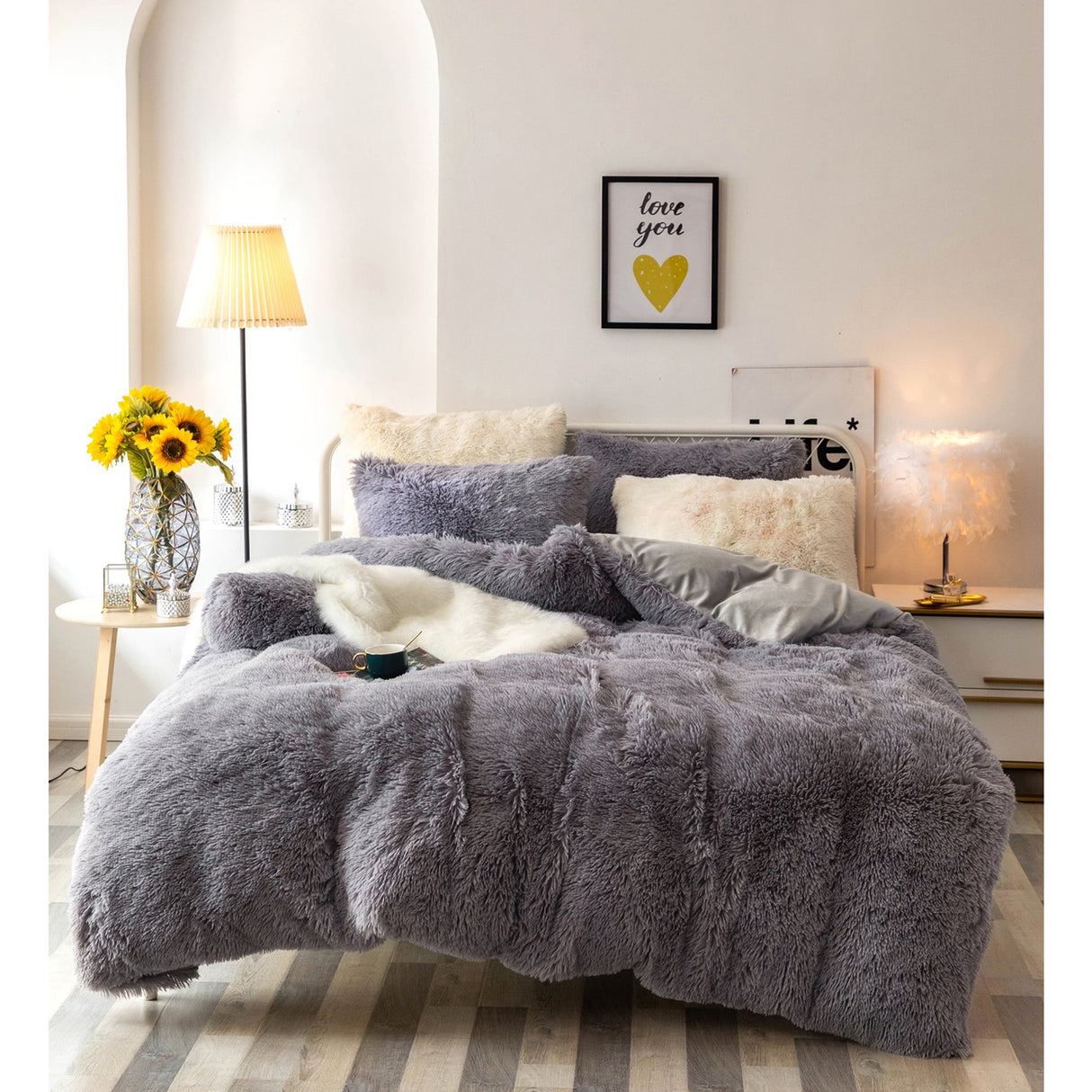 Edredón Fabre Gris Claro Crema Para Cama Queen 160x190cm - Tendidos y Cubrelechos | Bylmo