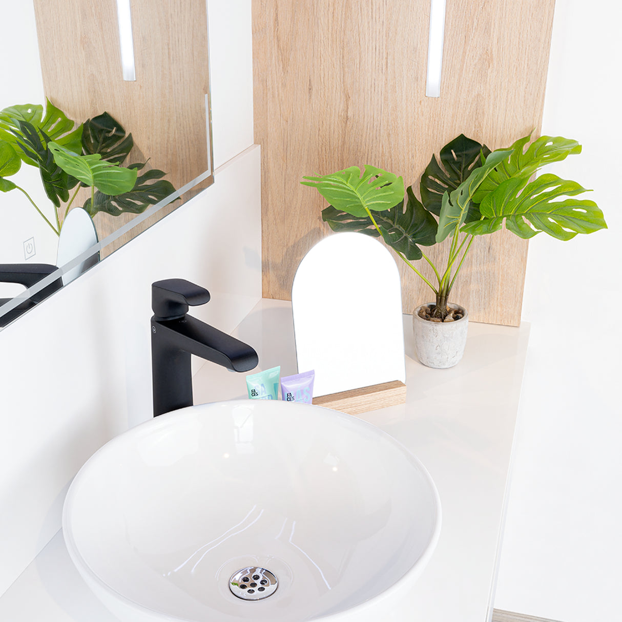 Espejo Noruega 25x18cm Rectangular Con Base En Madera - Espejos Decorativos | Bylmo