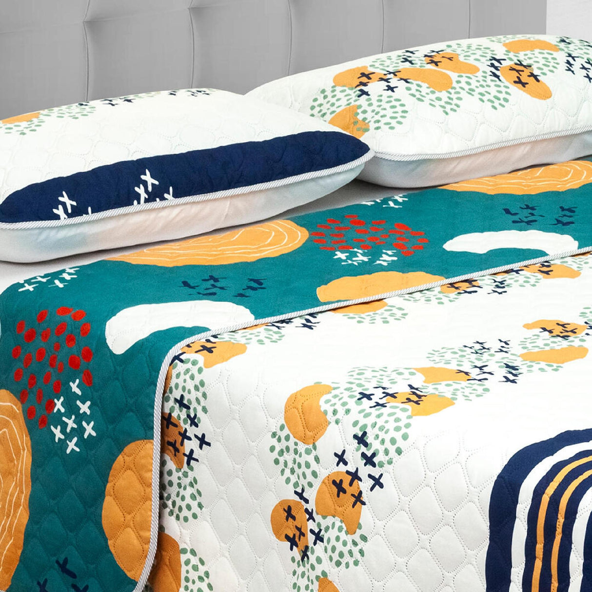 Cubrelecho Doble Faz Style Verde Militar y Blanco Para Cama Doble 140 X 190 Cm de Células - Tendidos y Cubrelechos | Bylmo