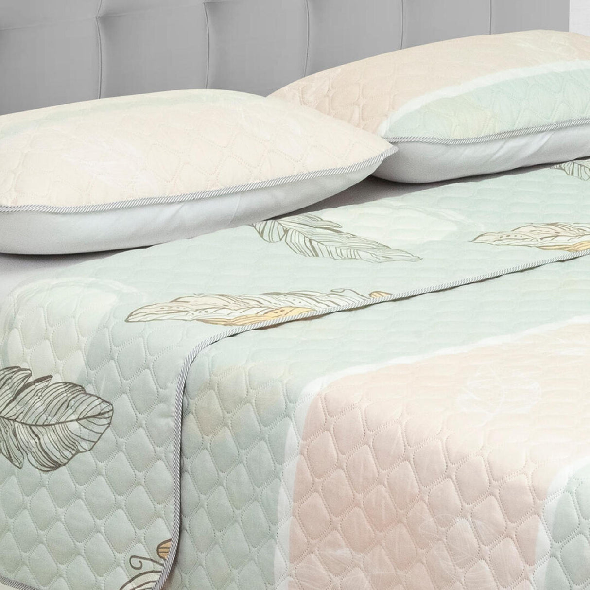Cubrelecho Doble Faz Style Verde Menta Para Cama Queen 160 X 190 Cm de Hojas - Tendidos y Cubrelechos | Bylmo