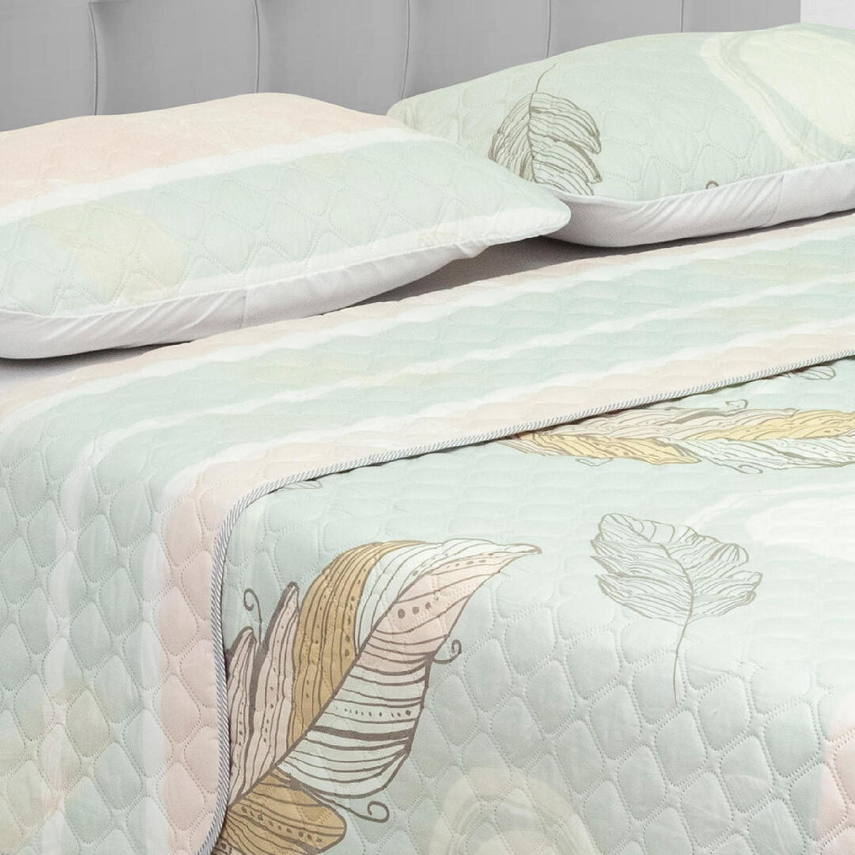 Cubrelecho Doble Faz Style Verde Menta Para Cama Queen 160 X 190 Cm de Hojas - Tendidos y Cubrelechos | Bylmo