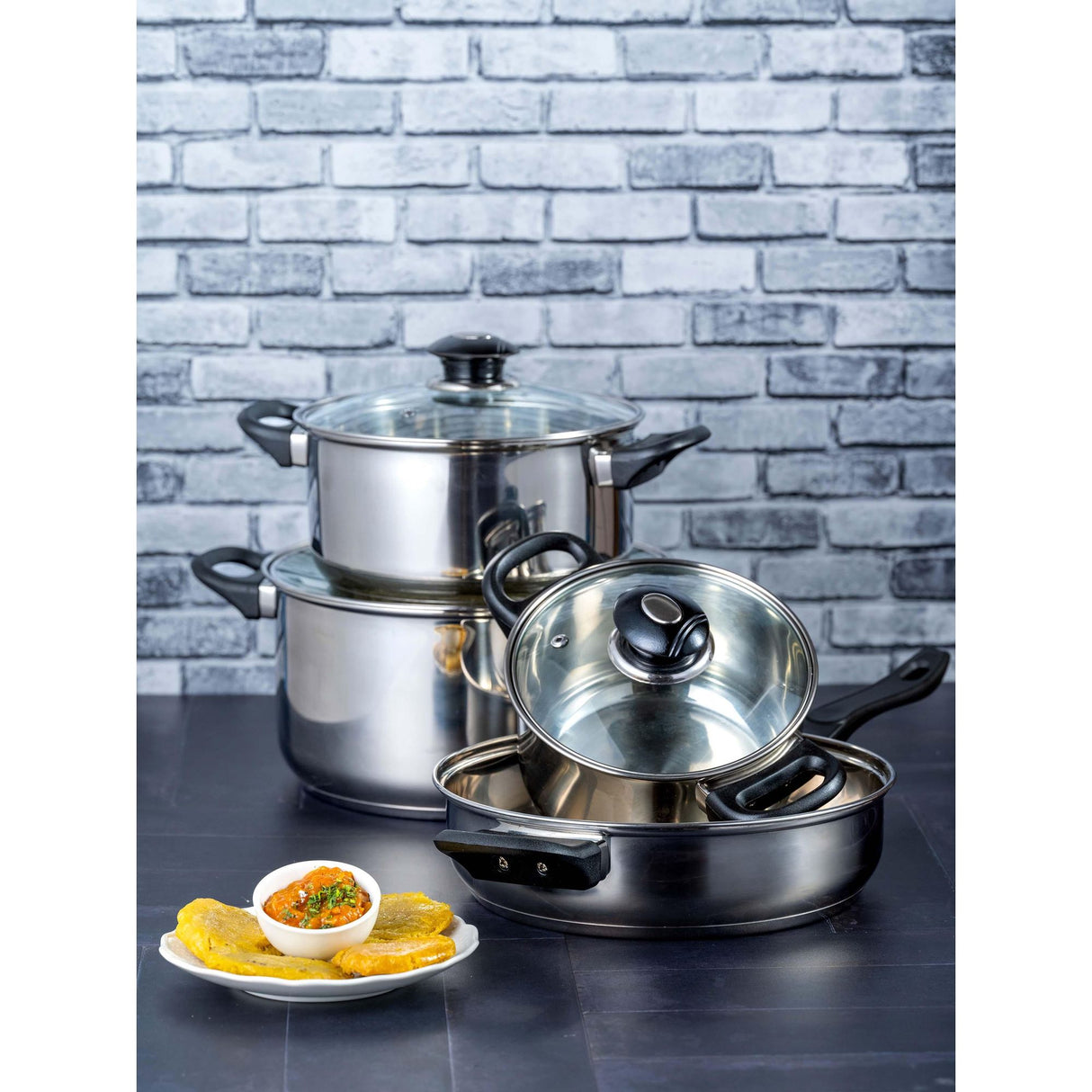 Batería de Cocina Siete Piezas Plateado y Negro 17.5x10cm De 5.2 Litros Apta para Inducción con Mango de Acero Inoxidable - OLLAS Y SARTENES | Bylmo