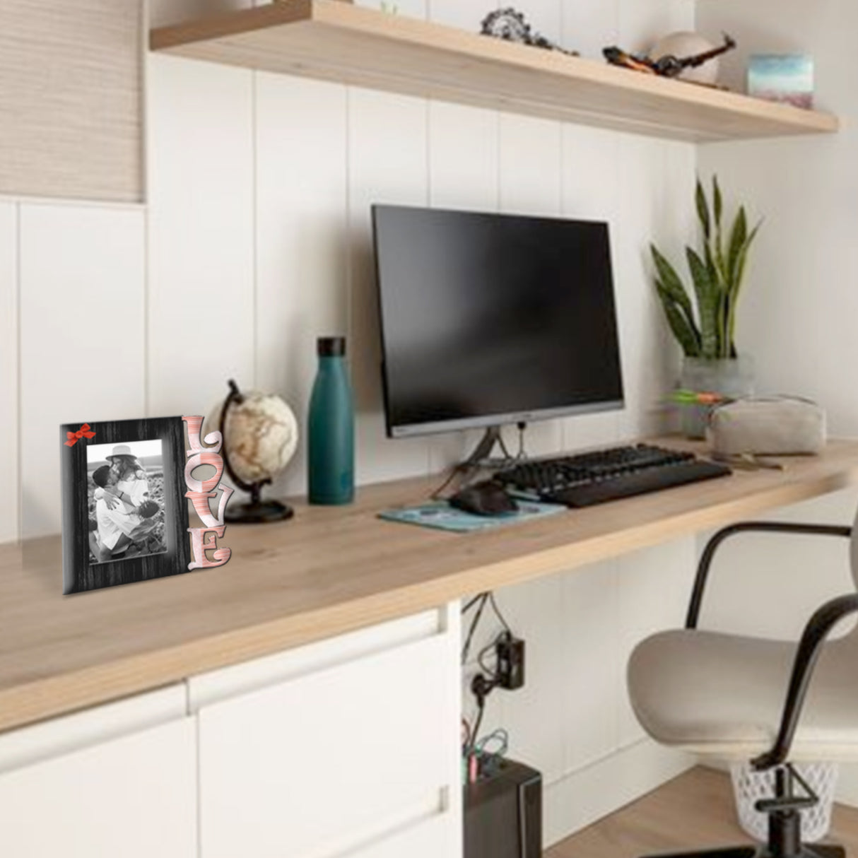 Portarretrato Love Negro y Rojo 21x19.5cm sin Marco y con Vidrio Protector - PORTARRETRATOS | Bylmo