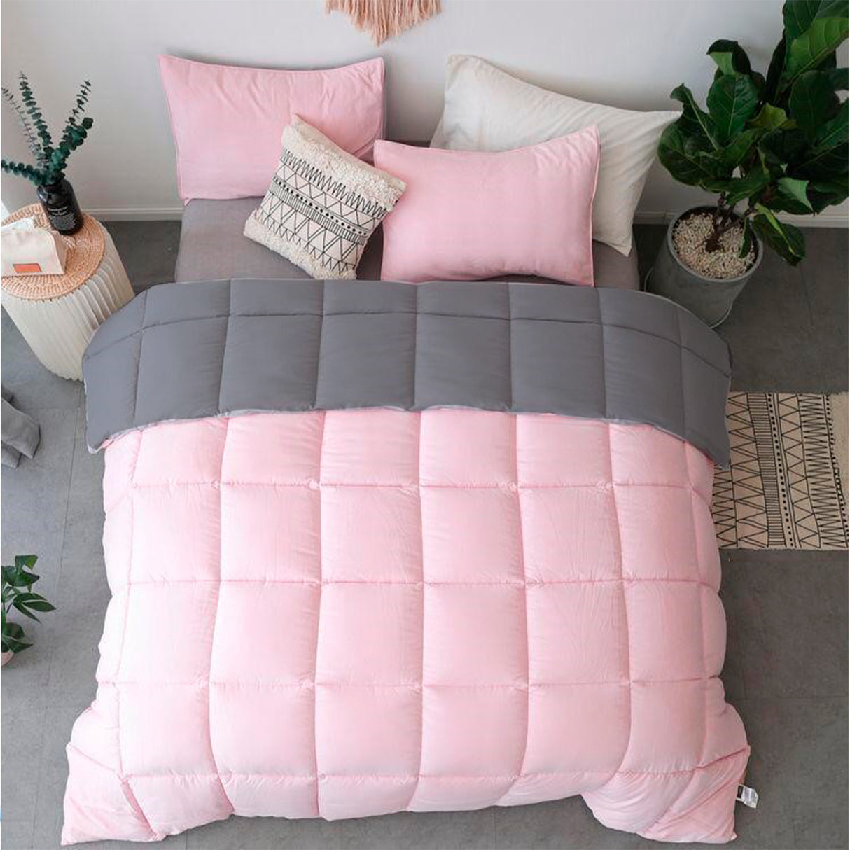 Edredón Acolchado Bicolor Rosado y Gris 220x240cm Doble Faz para Cama Doble - TENDIDOS Y CUBRELECHOS | Bylmo