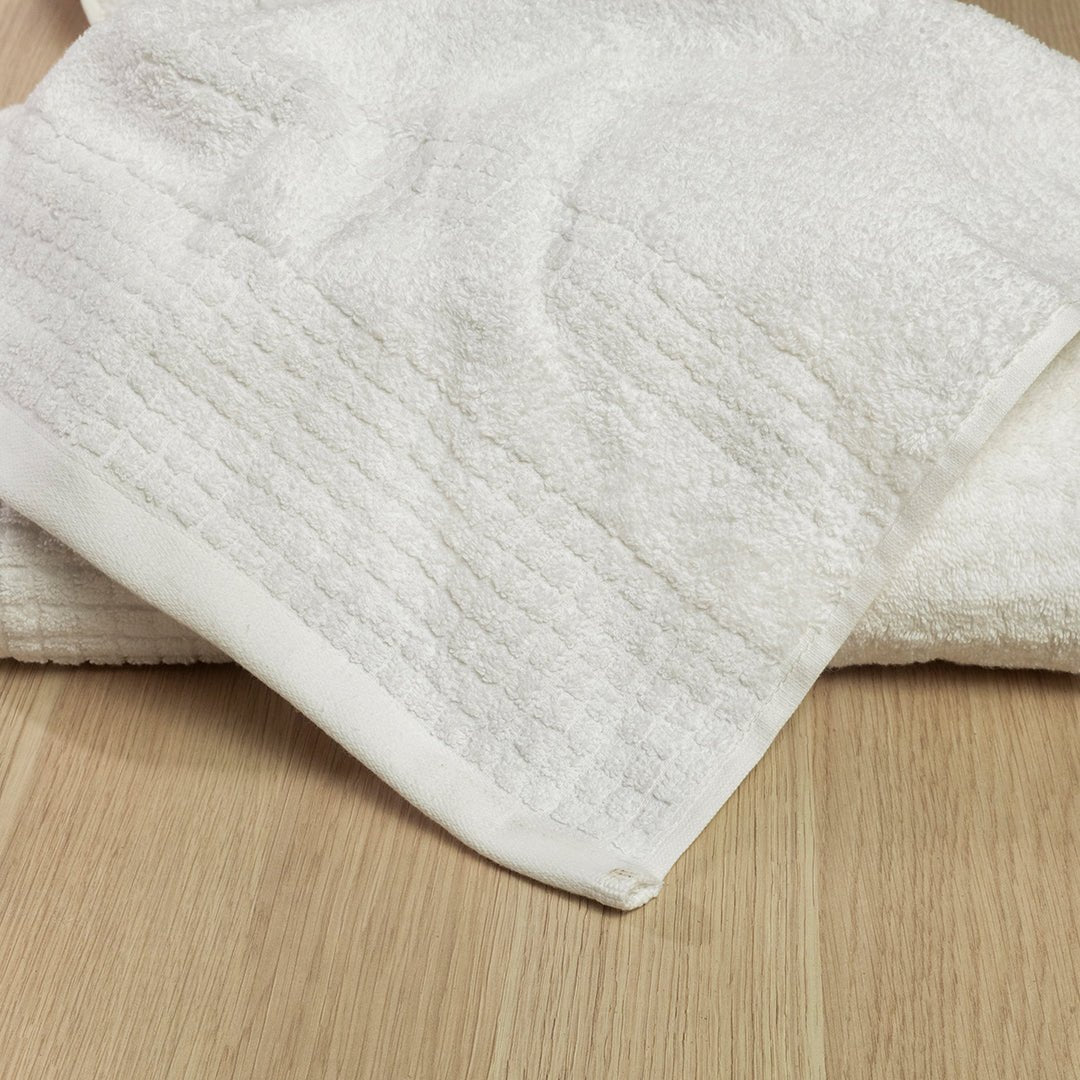 Toalla de Cuerpo Eleganth Blanco 70x140cm Fondo Entero - TOALLAS | Bylmo