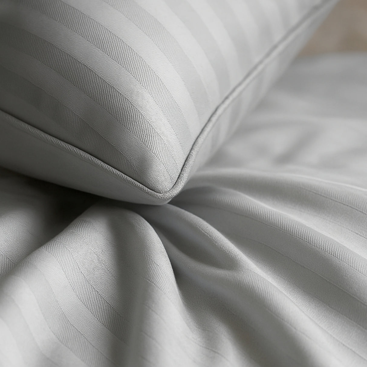 Juego de Sábanas Polialgodon Gris Claro Para Cama Queen 160 X 190 Cm Antiácaros y Antiarrugas - SABANAS | Bylmo