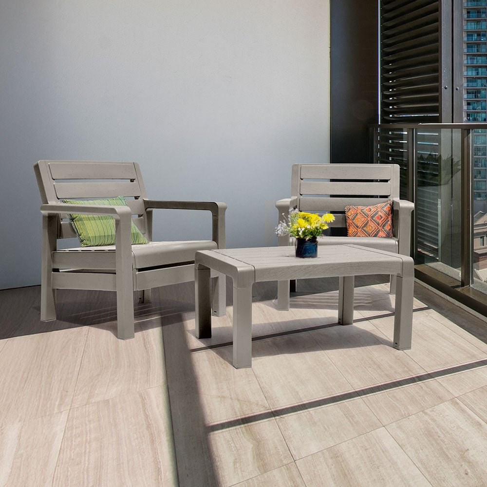 Combo Balcón Rimax Sillones con Mesa de Centro Gris Cemento 74.6x74.6cm con Apoya Brazos y con Espaldar - SILLAS DE EXTERIOR | Bylmo