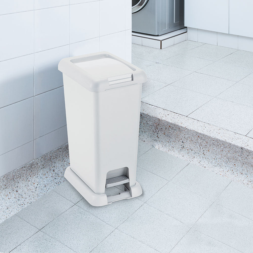 Basurero Rimax Blanco 46.5x58.5cm de 35 Litros para Multiusos con Tapa De Pedal - BASUREROS Y PAPELERAS | Bylmo