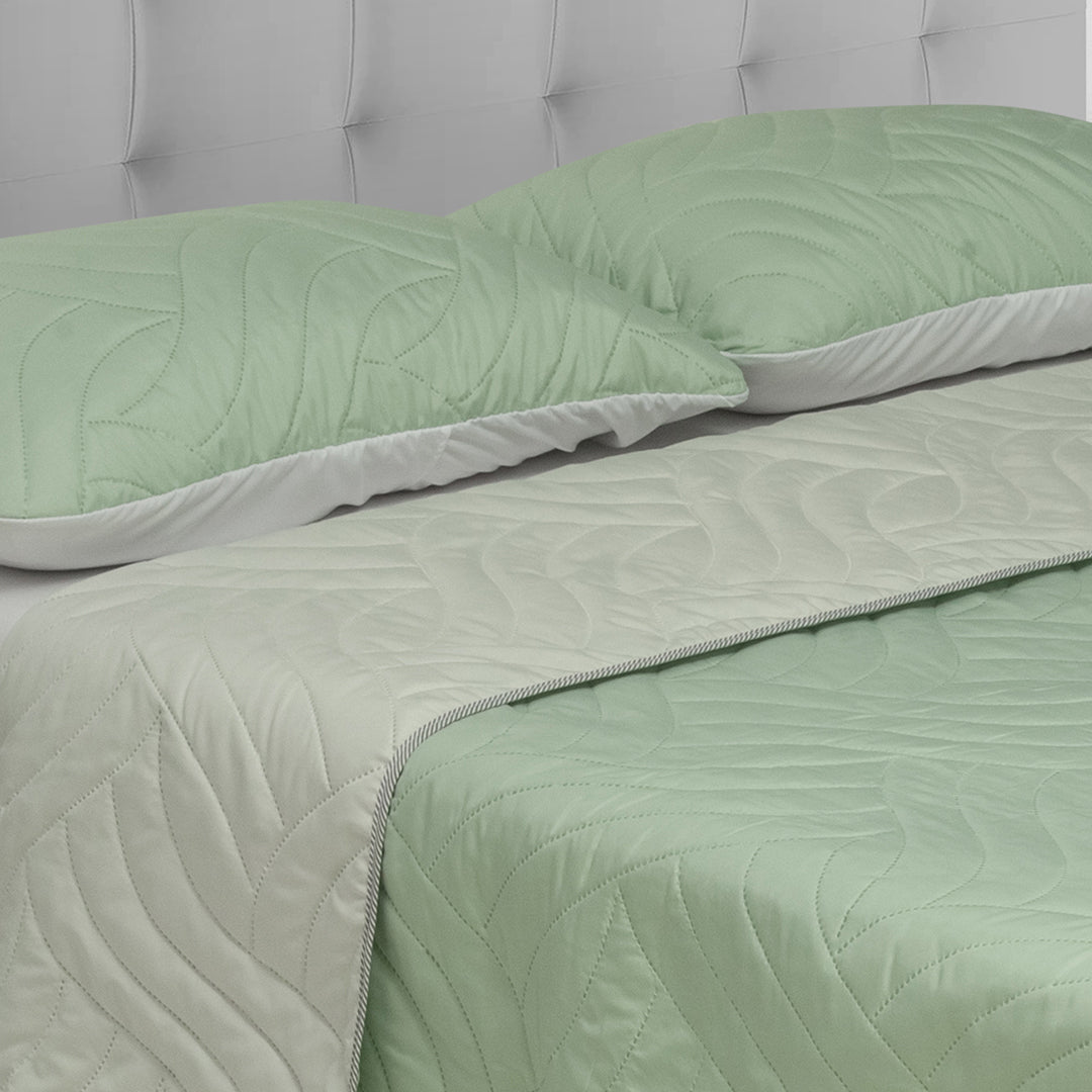 Cubrelecho Doble Faz Verde y Beige para Cama King 200 X 200 Cm Fondo Entero - TENDIDOS Y CUBRELECHOS | Bylmo