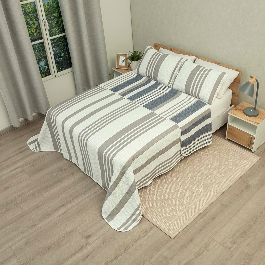 Cubrelecho Doble Faz Trama Gris y Blanco para Cama King 200 X 200 Cm Prensado de Lineas - TENDIDOS Y CUBRELECHOS | Bylmo