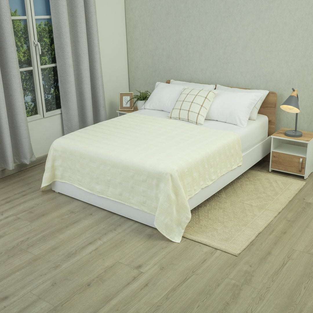 Cubrecama Elegant Beige 150x200cm Fondo Entero - TENDIDOS Y CUBRELECHOS | Bylmo