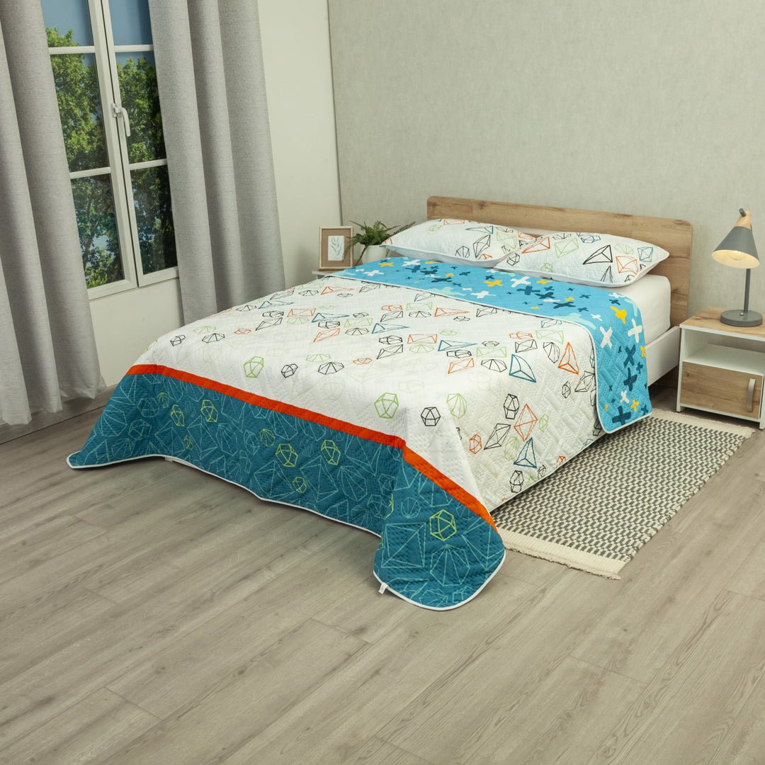 Cubrelecho Doble Faz Código X Urban Blanco y Azul para Cama Doble 140 X 190 Cm Prensado de Figuras - TENDIDOS Y CUBRELECHOS | Bylmo