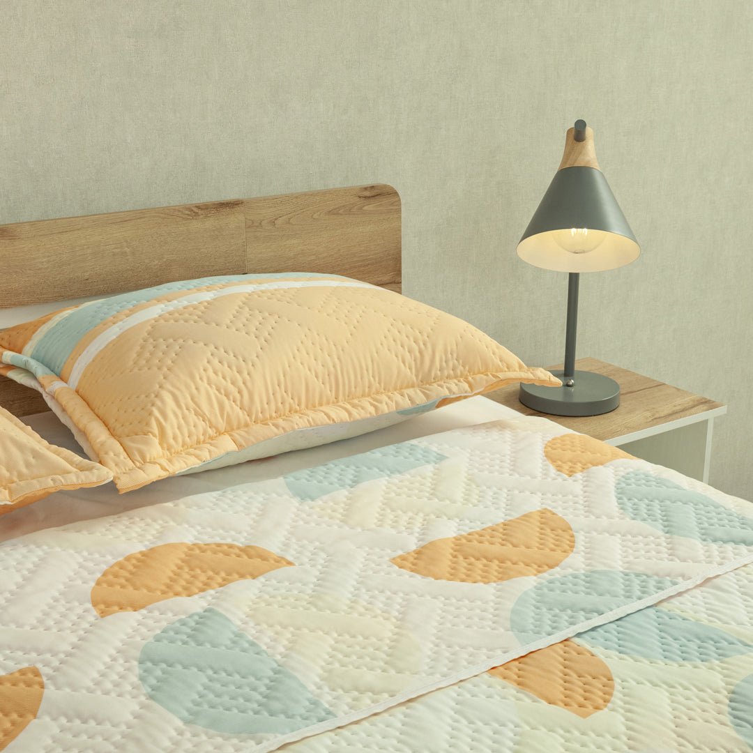 Cubrelecho Doble Faz Style Curvas del Tiempo Blanco y Naranja para Cama Doble 140 X 190 Cm de Semicirculos - TENDIDOS Y CUBRELECHOS | Bylmo