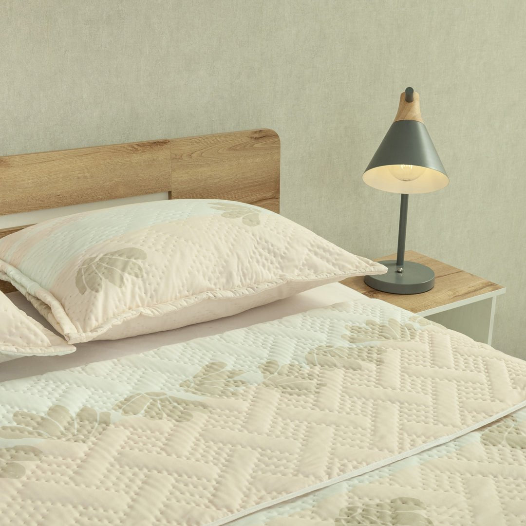 Cubrelecho Doble Faz Style Encanto Pastel Rosa Claro y Blanco para Cama Doble 140 X 190 Cm de Hojas - TENDIDOS Y CUBRELECHOS | Bylmo