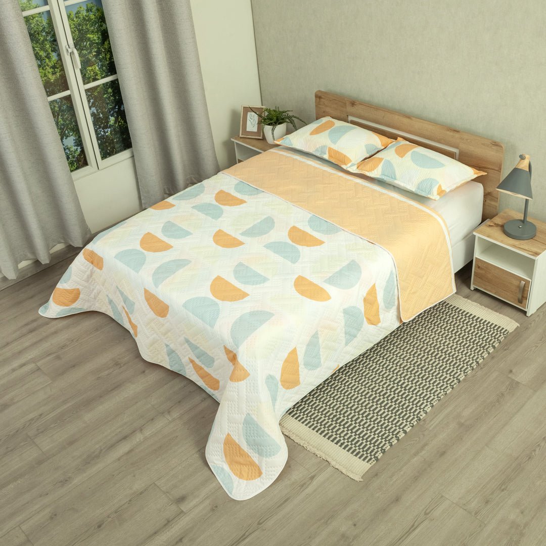 Cubrelecho Doble Faz Style Curvas del Tiempo Blanco y Naranja para Cama Semidoble 120 X 190 Cm de Semicirculos - TENDIDOS Y CUBRELECHOS | Bylmo