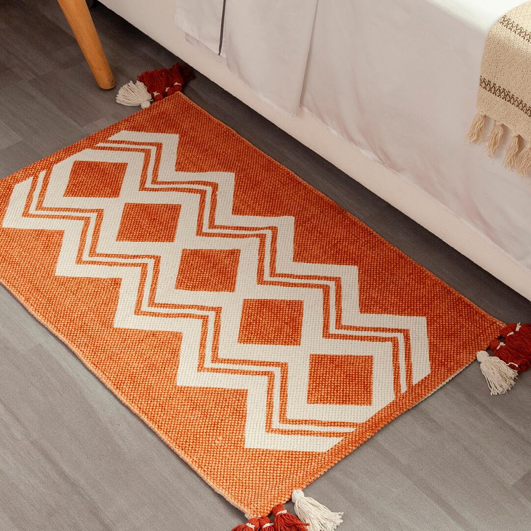 Tapete Artesanal Naranja y Blanco 60x91cm para Dormitorio de Lineas - TAPETES Y ALFOMBRAS | Bylmo