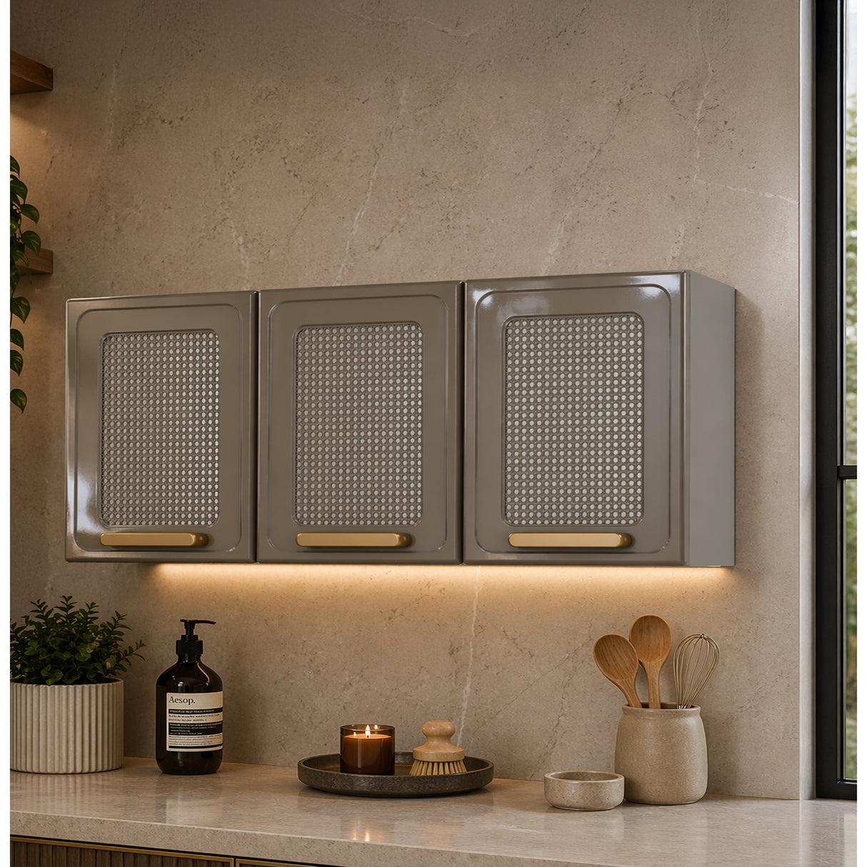 Mueble Superior de Cocina Essencia Cemento 120x52cm con Un Entrepaño y Tres Puertas de Rattan Oscuras