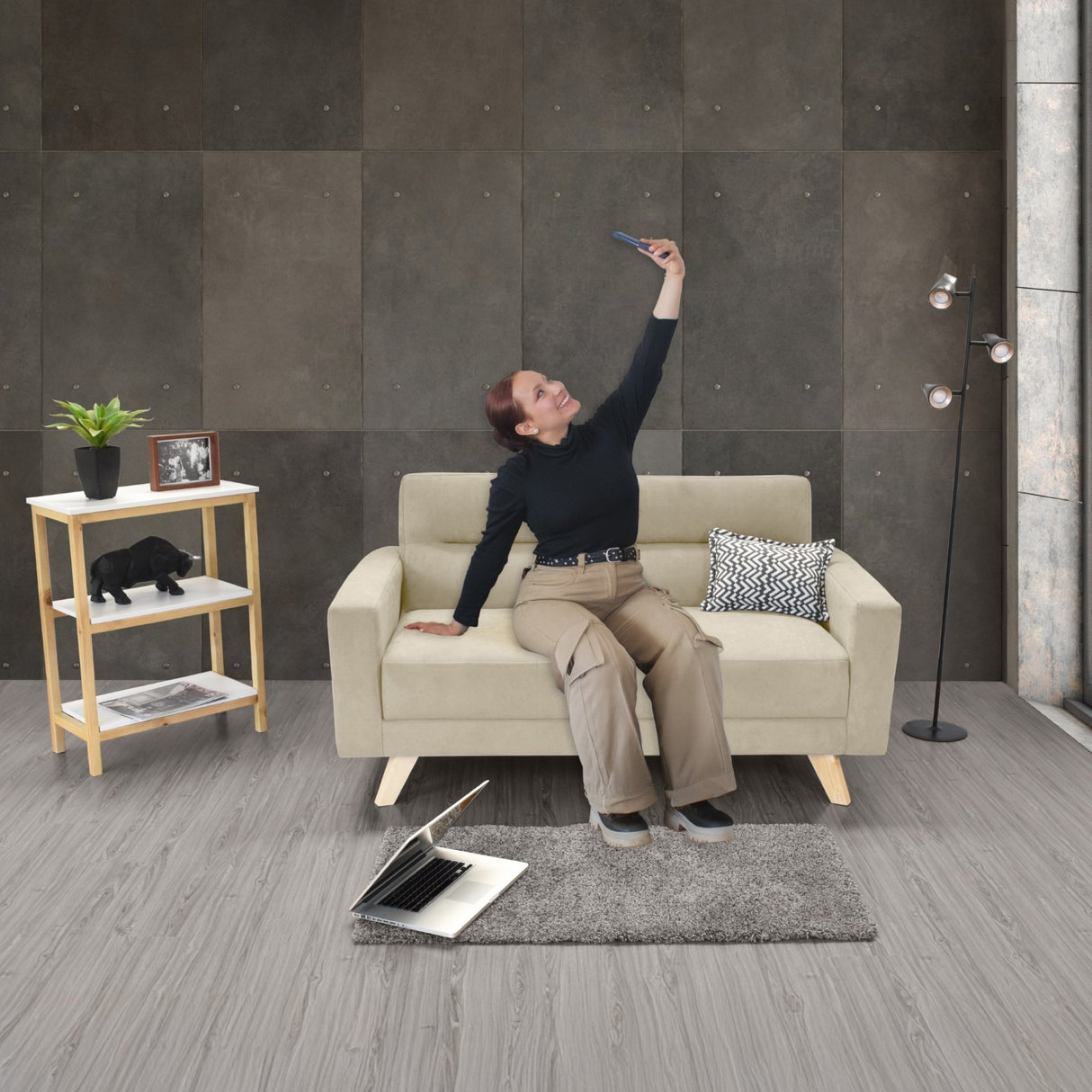 Sofá Barza Taupe Dorsey y Matiz Natural 150x82cm de Dos Puestos con Apoya Brazos