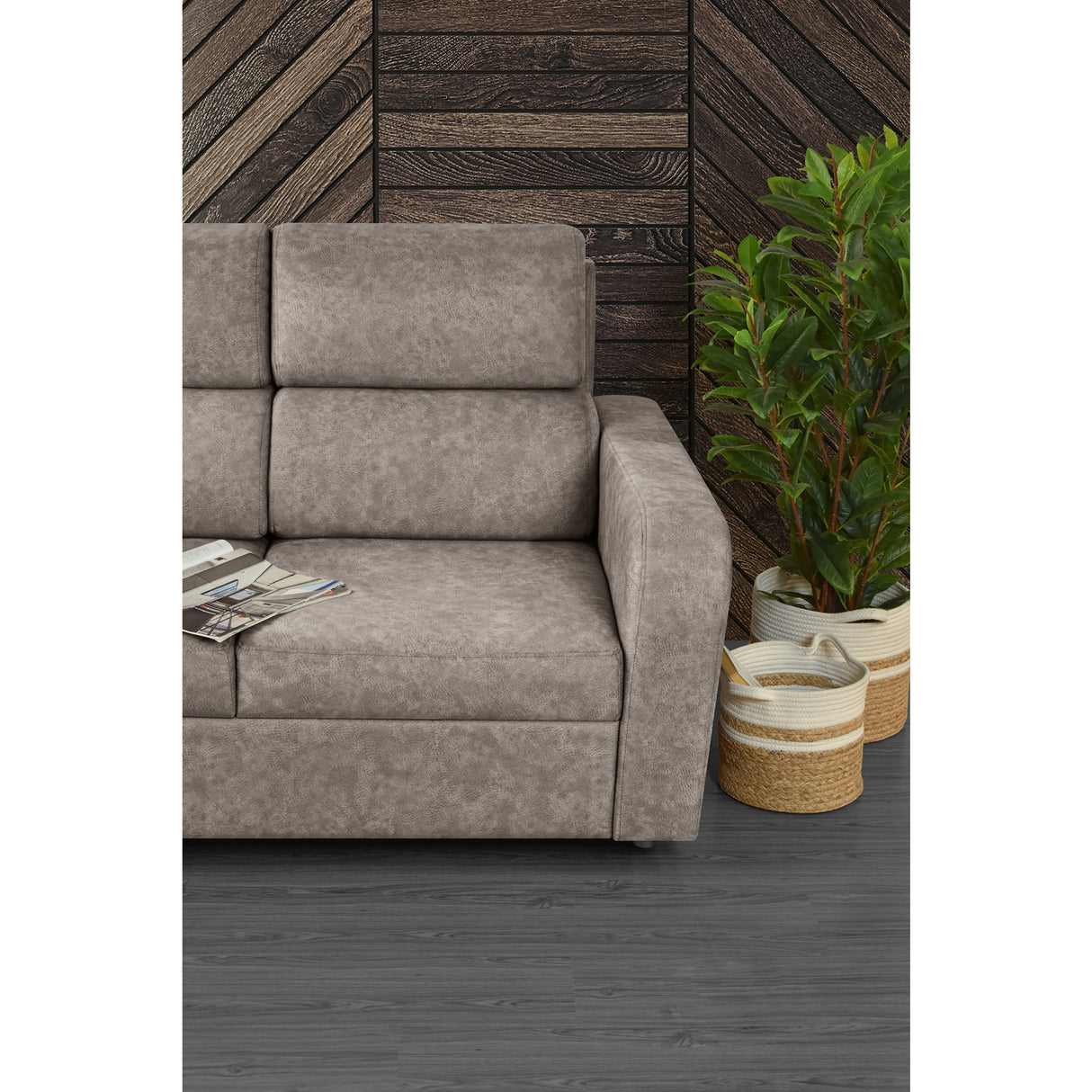 Sofá Bethel Taupe Sky y Madera Cromo 148x95cm de Dos Puestos con Apoya Brazos