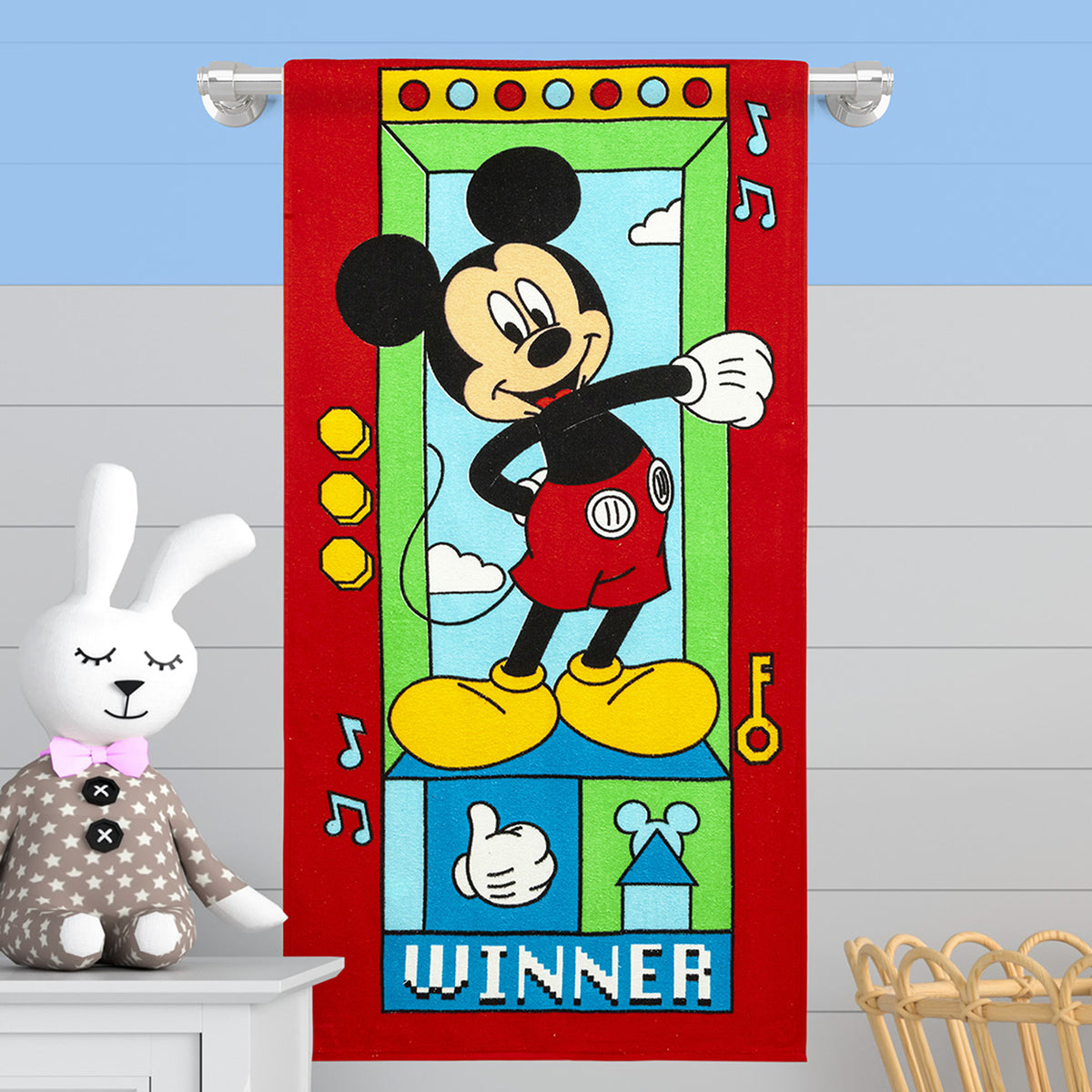 Toalla infantil roja Mickey en coral fleece 60x120 cm