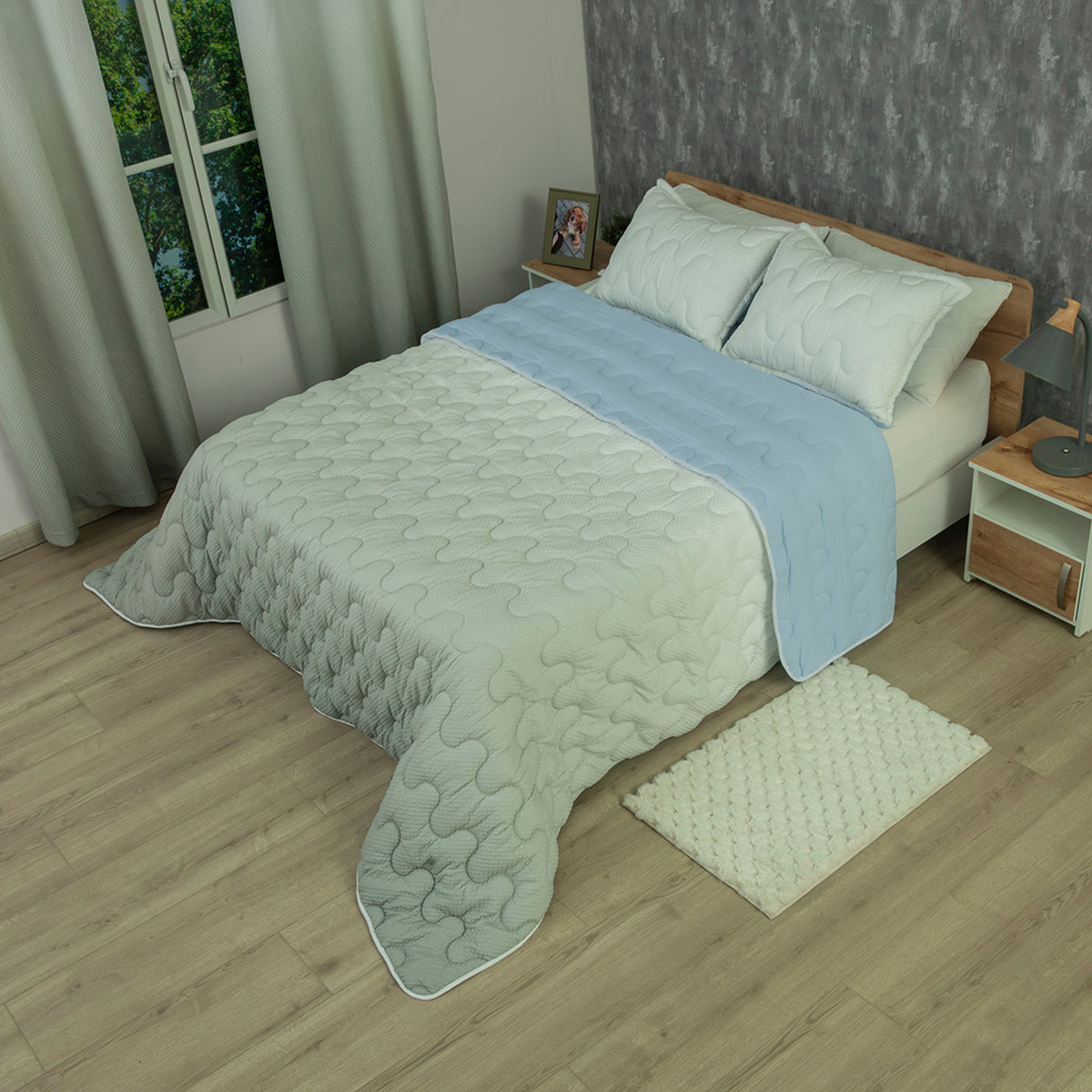 Cubrelecho para cama doble verde grisáceo Sfumato superacolchado 140x190 cm de microfibra