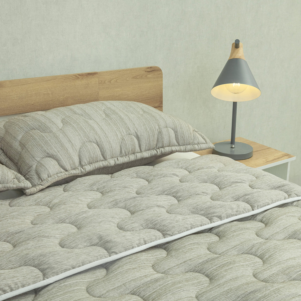 Cubrelecho acolchado gris Equilibrio queen 160x190 cm doble faz en microfibra