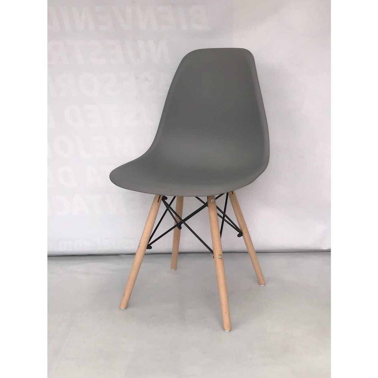 Set x 4 Sillas DKR Gris 47x81cm Asiento Cuadrado con Espaldar - Sillas y Butacos | Bylmo