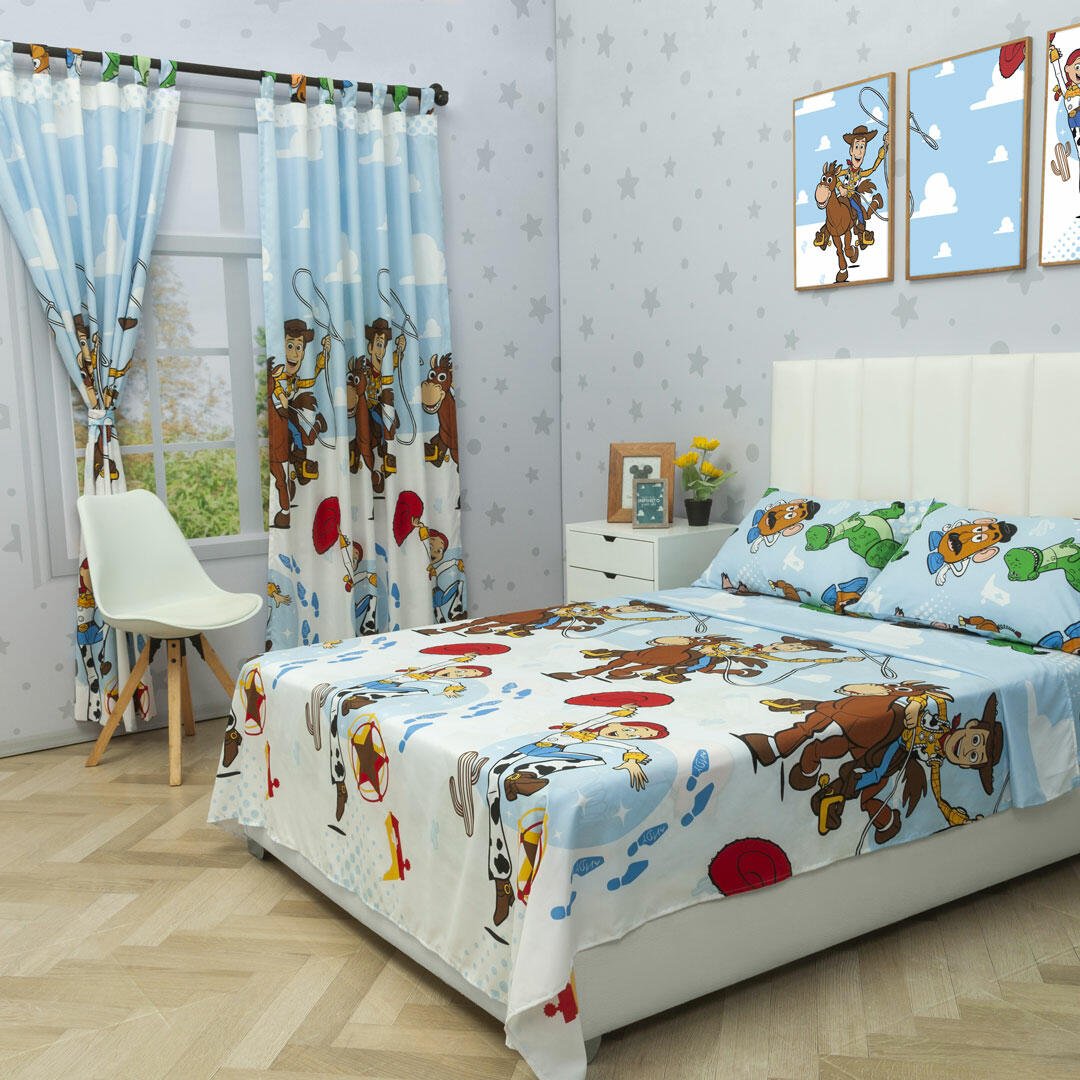 Combo Juego de Sabanas y Cortina Infantil Blanco y Azul Doble 140 X 190 Cm de Toy Story - Ropa de Cama | Bylmo
