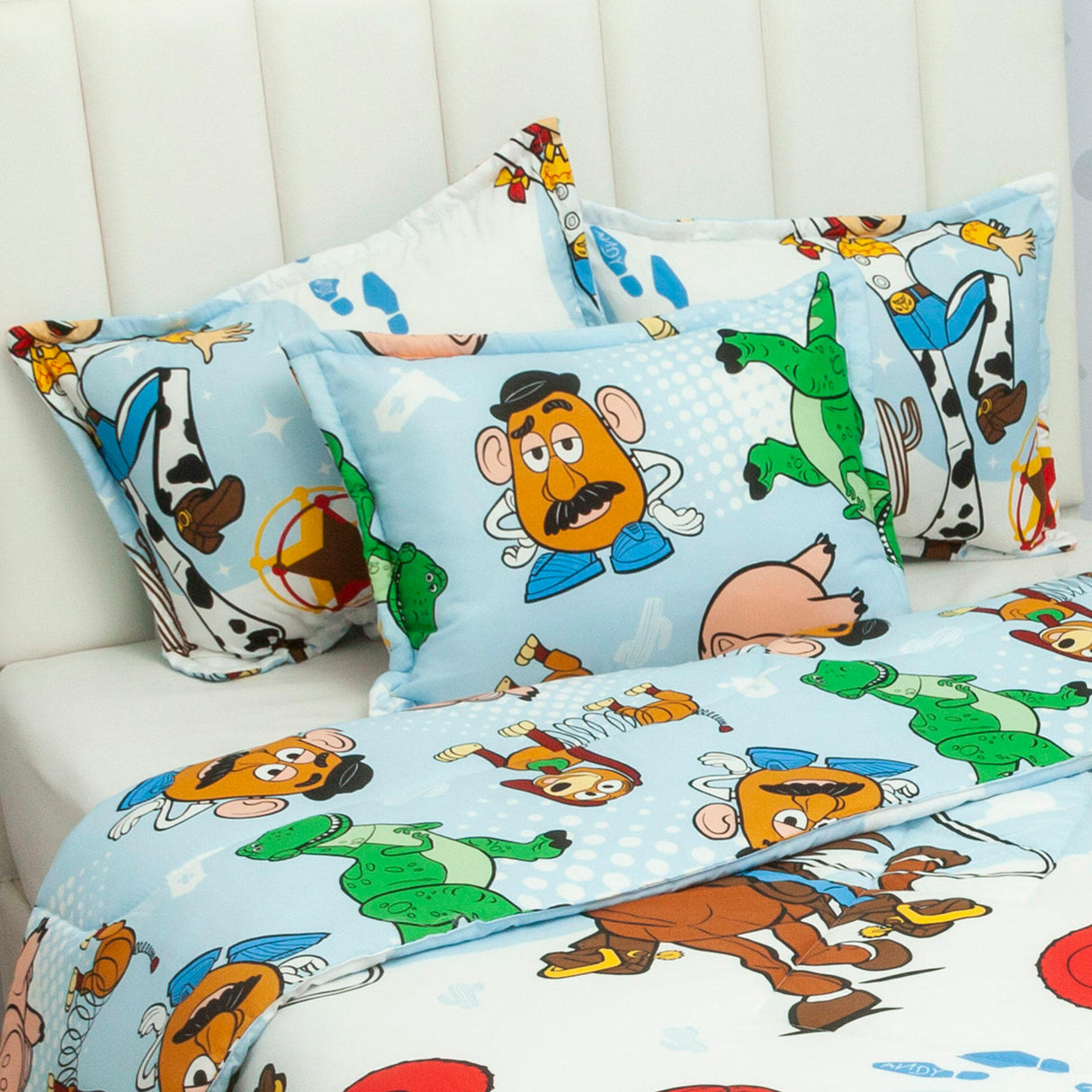 Cubrelecho Acolchado Infantil Blanco y Azul Claro para Cama Sencillo 100 X 190 Cm de Toy Story - Otros textiles | Bylmo