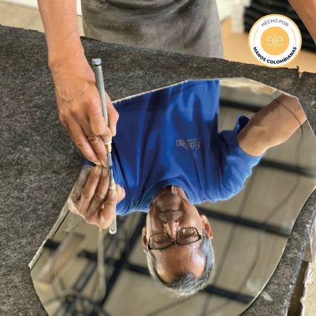 Espejo de Baño Oviedo Plateado 40x130cm Ovalado y con Iluminiación Led - Espejos Decorativos | Bylmo