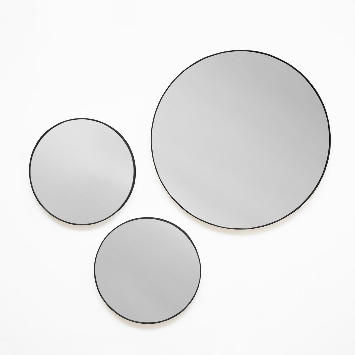 Set x 3 Espejos Visee Redondo Negro 60x60cm con Marco Metálico - Espejos Decorativos | Bylmo