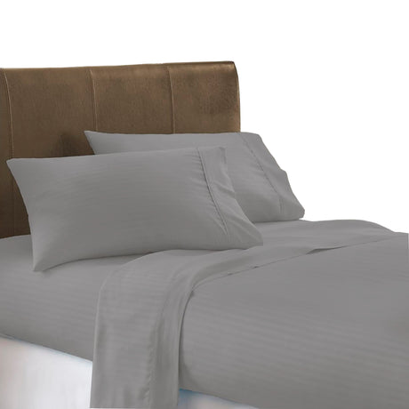 Edredón Ondino Gris Claro Blanco Para Cama Queen 160x190cm - Tendidos y Cubrelechos | Bylmo