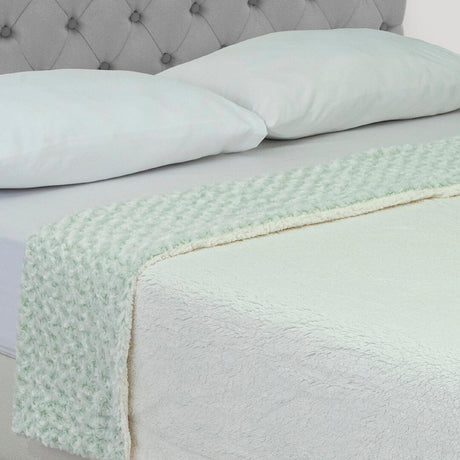 Cobija Doble Faz Ovejero Twist Verde y Beige 180x200cm Fondo Entero - Cobijas y Mantas | Bylmo