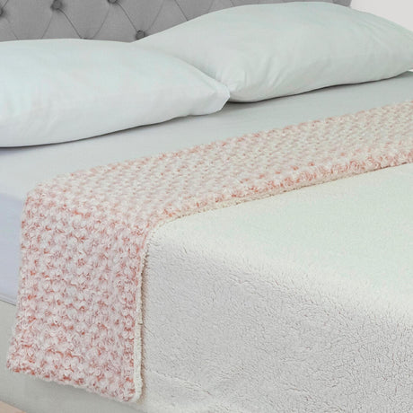 Cobija Doble Faz Ovejero Twist Rosa y Beige 180x200cm Fondo Entero - Cobijas y Mantas | Bylmo