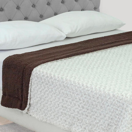 Cobija Doble Faz Ovejero Twist Gris y Cafe 180x200cm Fondo Entero - Cobijas y Mantas | Bylmo