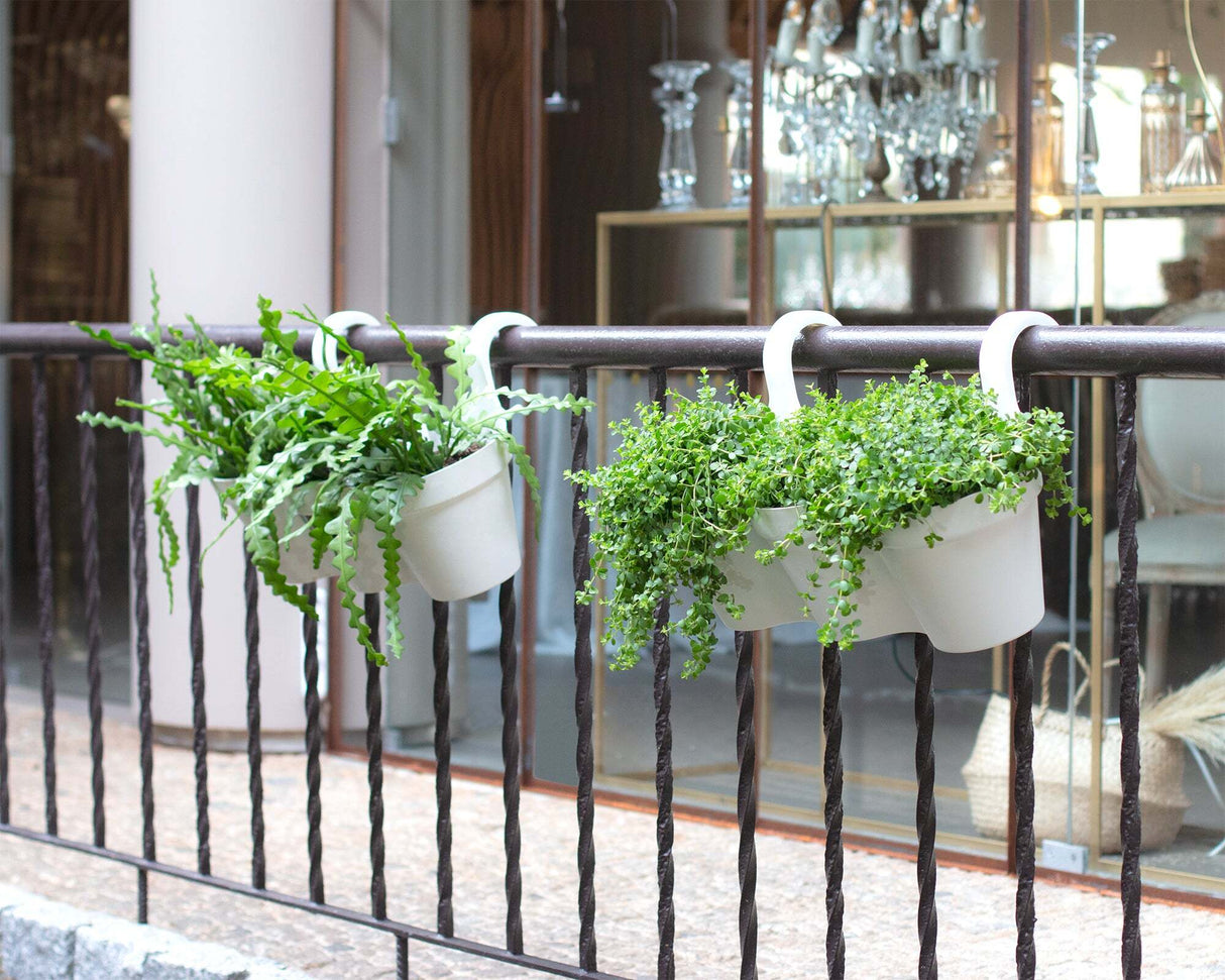 Matera Balcony Capri Triple Blanco 54x28cm Cónica Para Barandas - Materas y Macetas | Bylmo