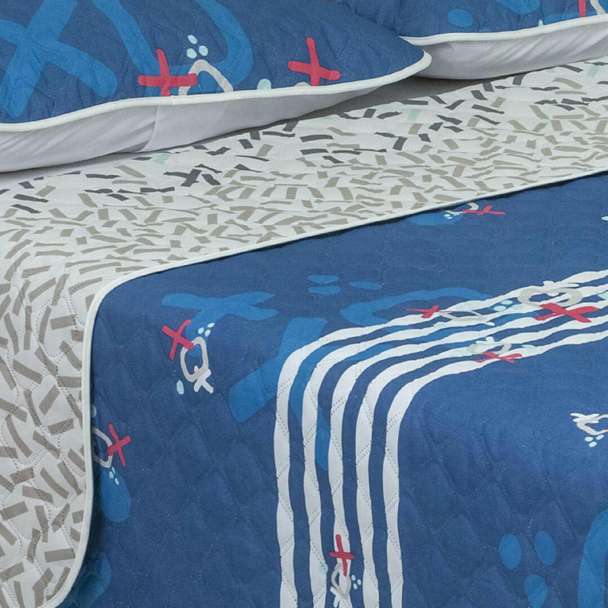 Cubrelecho Doble Faz Convex Azul Oscuro Para Cama Doble 140 X 190 Cm de Signos - Tendidos y Cubrelechos | Bylmo