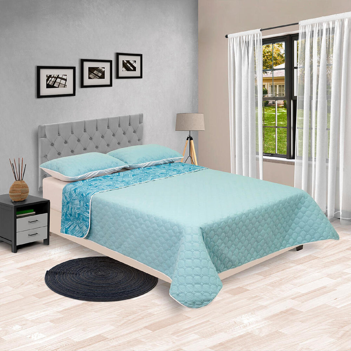 Cubrelecho Doble Faz Barcelona Azul Claro Para Cama King 200 X 200 Cm de Hojas - Tendidos y Cubrelechos | Bylmo
