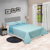 Cubrelecho Doble Faz Barcelona Azul Claro Para Cama King 200 X 200 Cm de Hojas - Tendidos y Cubrelechos | Bylmo