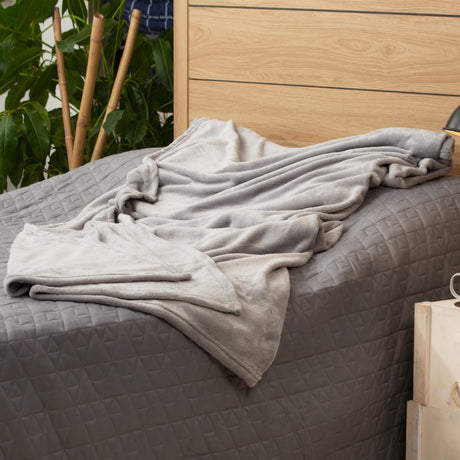 Cobija Térmica Flannel Fleece Gris Claro 115x160cm Fondo Entero Ultrasuave - COBIJAS Y MANTAS | Bylmo