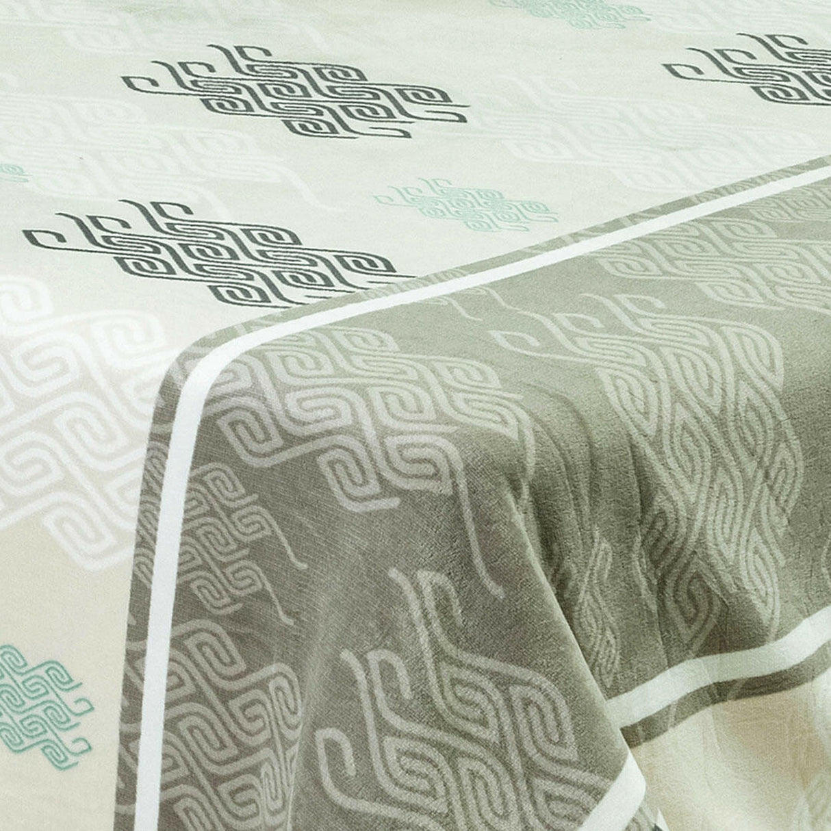 Cobija Ovejera Beige 180x250cm Figuras Extrasuave - COBIJAS Y MANTAS | Bylmo