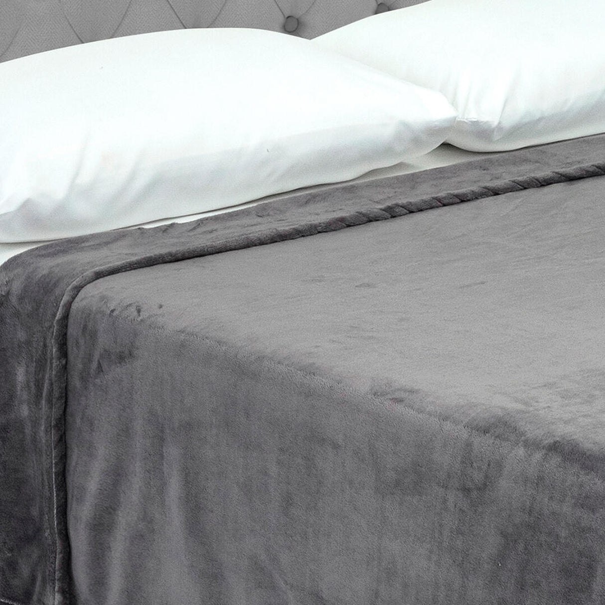 Cobija Piel de Durazno Gris Oscuro 180x200cm Fondo Entero Extrasuave - COBIJAS Y MANTAS | Bylmo