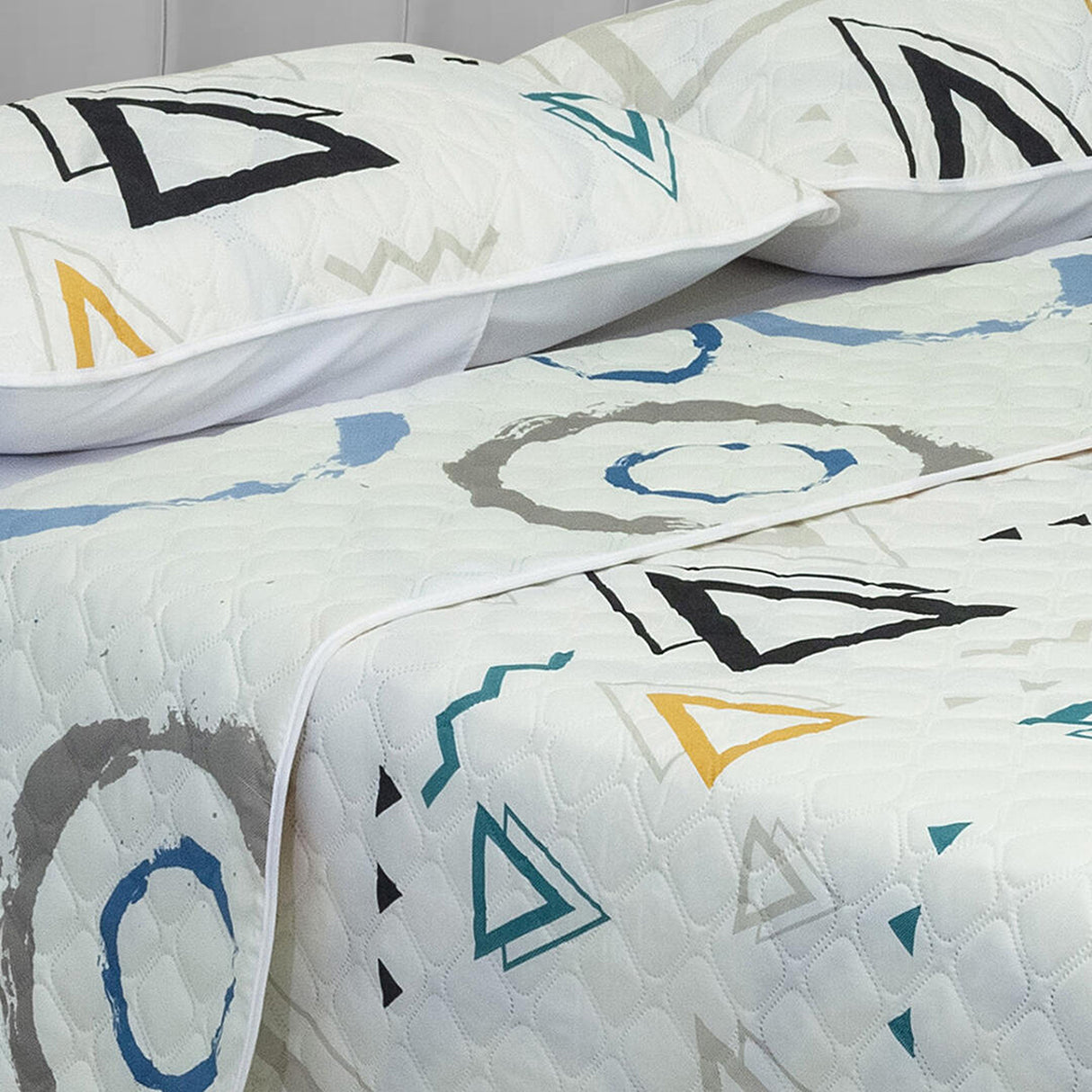 Cubrelecho Termosellado Blanco y Verde Oscuro 140x190cm Doble Faz de Triangulos - TENDIDOS Y CUBRELECHOS | Bylmo