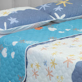 Cubrelecho Termosellado Azul 140x190cm Doble Faz de Corazones - TENDIDOS Y CUBRELECHOS | Bylmo