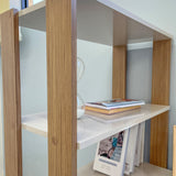 Escritorio con Biblioteca Match Roble y Off White 120x134cm con Tres Repisas - ESCRITORIOS | Bylmo