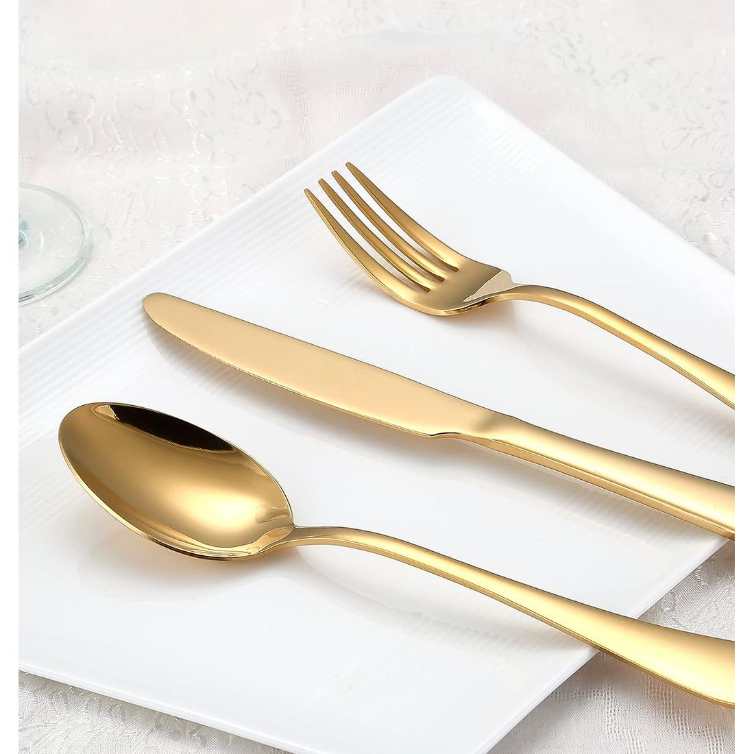 Juego De Cubiertos Premium 18 Piezasa Dorado 10x4cm De Acero Inoxidable - CUBIERTOS | Bylmo