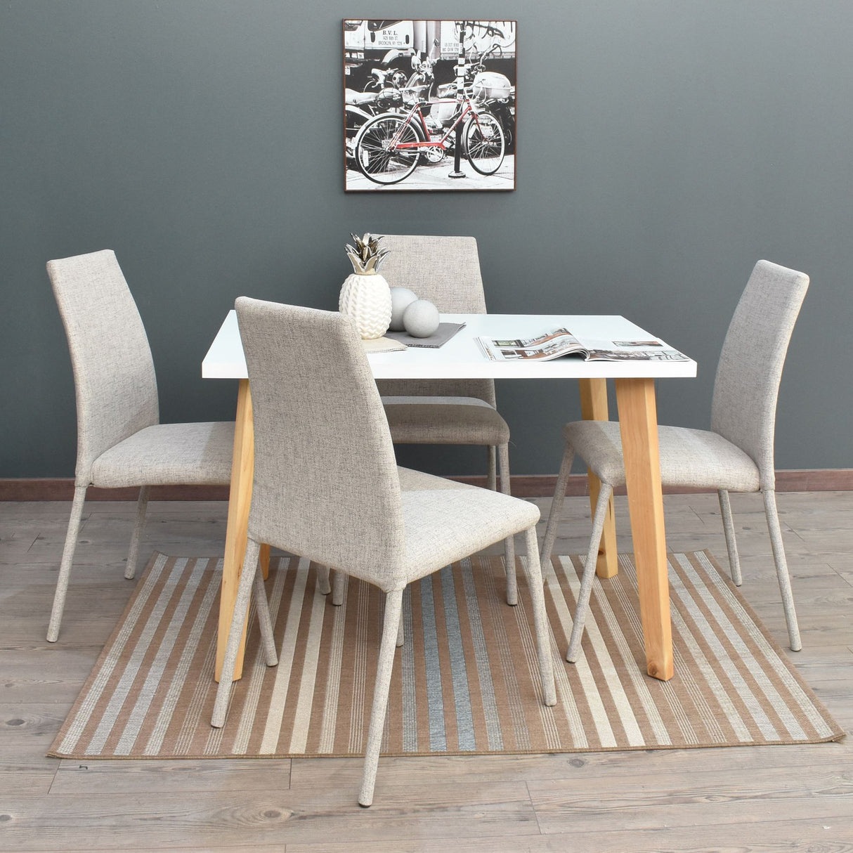 Silla de Comedor Vaduz Taupe 48x94cm con Espaldar y con Asiento Cuadrado - SILLAS Y BUTACOS | Bylmo