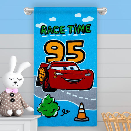 Toalla Infantil de Cuerpo Vamos a Correr Multicolor 60x120cm Rayo Mcqueen - TOALLAS | Bylmo